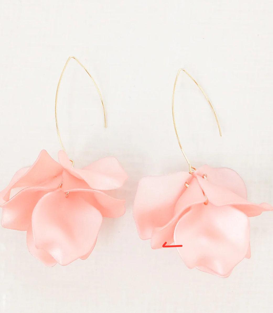 Flower earring - Fox Trot Boutique